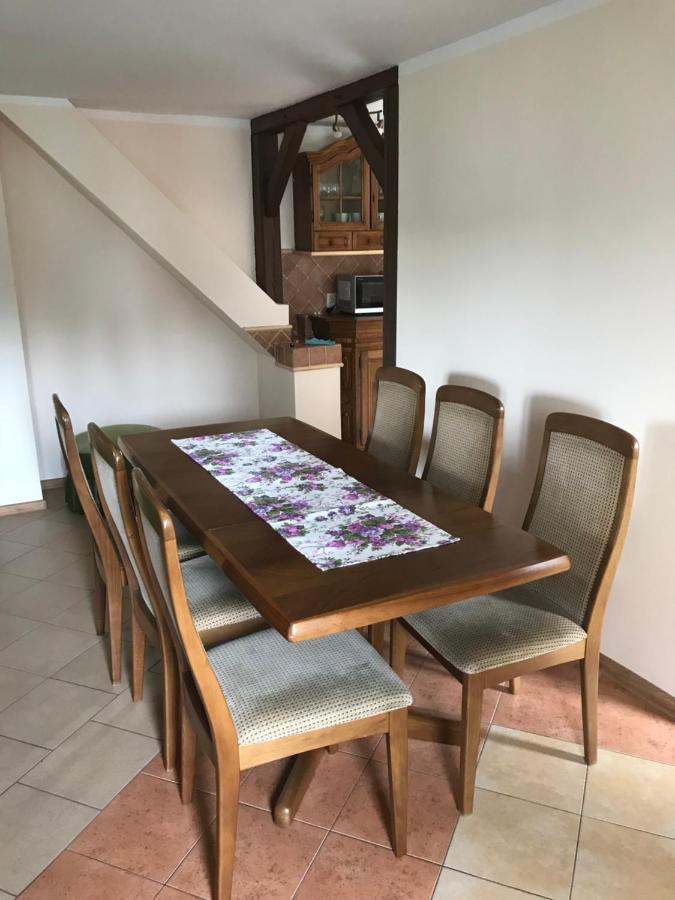 Dom Goscinny Mirabelka Lukta Bagian luar foto