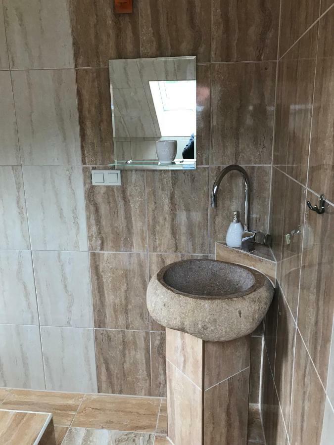 Dom Goscinny Mirabelka Lukta Bagian luar foto